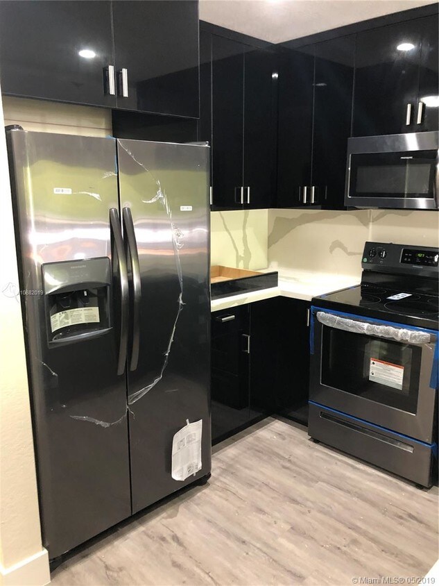 Foto principal - 13920 Lake Placid Ct