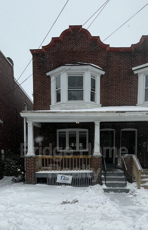 Foto del edificio - 136 S Spring Ave