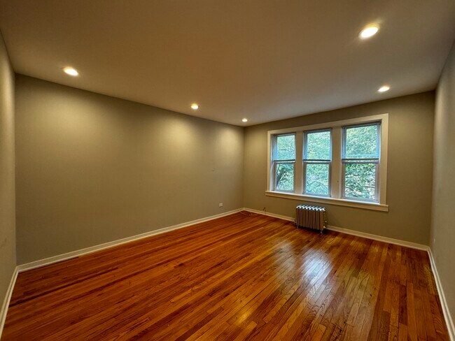 Foto del edificio - 1503 W Schreiber Ave