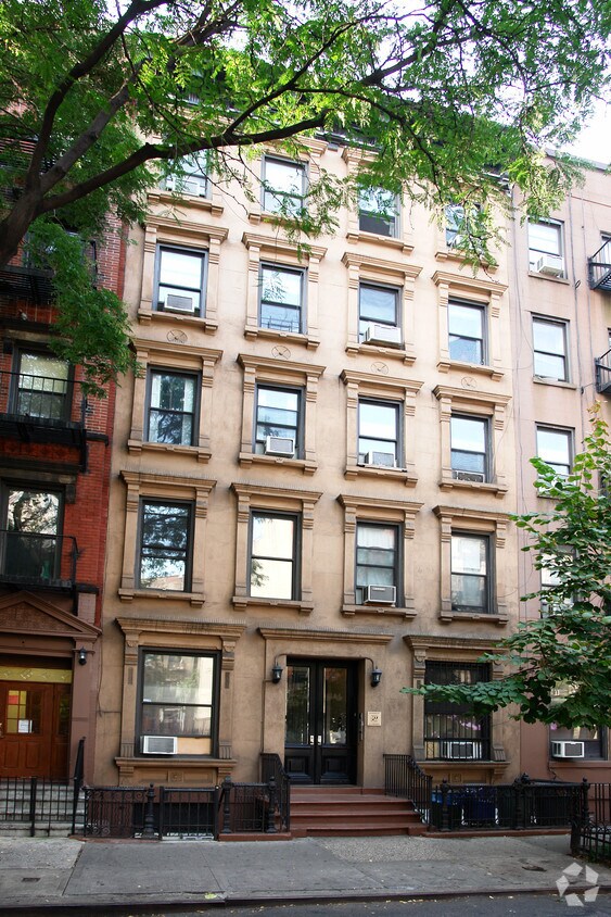 Foto principal - 344 W 47th St