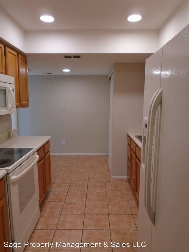 Building Photo - 2 br, 2 bath House - 9115 E. Purdue Ave #117