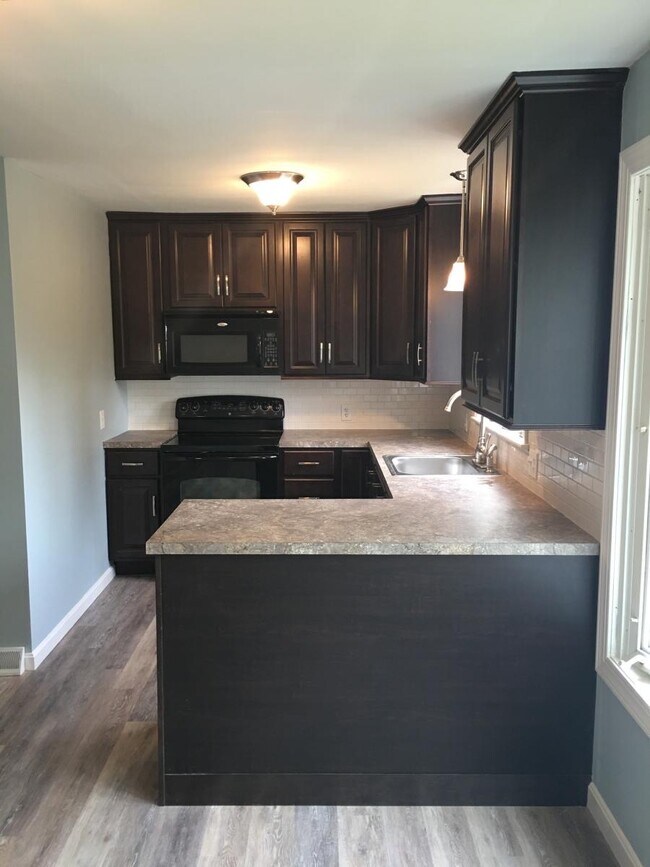 Building Photo - 20 Bowman Rd