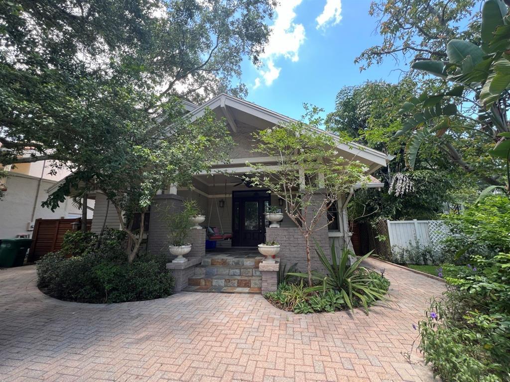 Primary Photo - 3409 W Santiago St