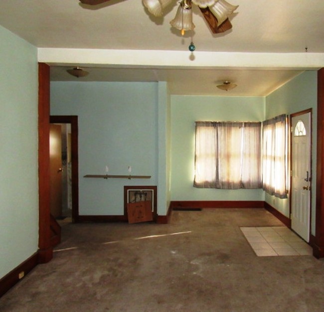 Building Photo - 374 E Main St