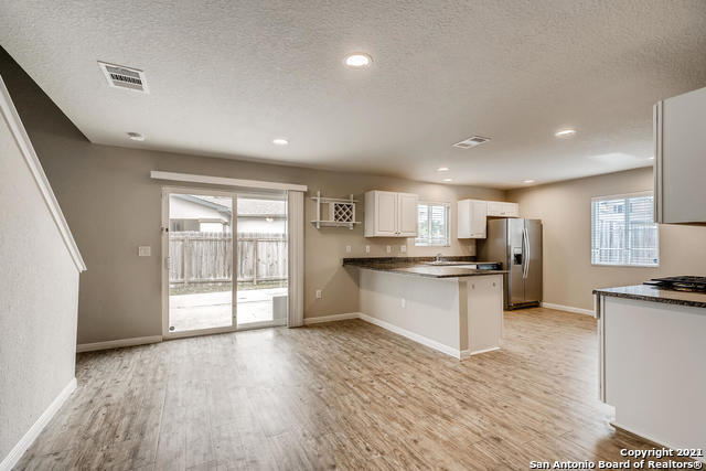 Building Photo - 10406 Legacy Cove