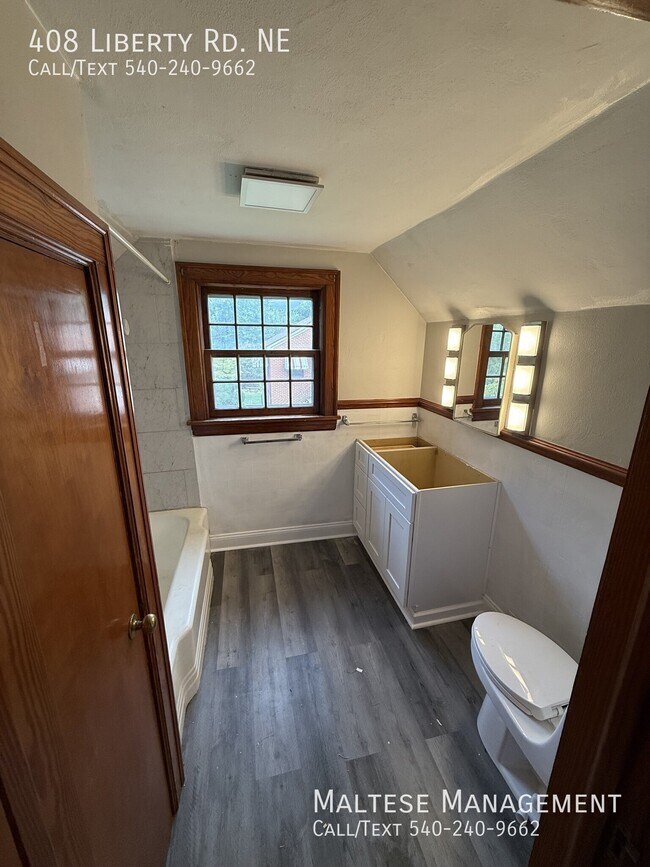 Foto del edificio - 408 Liberty Rd NE