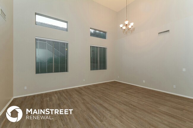 Building Photo - 17039 W Ipswitch Way