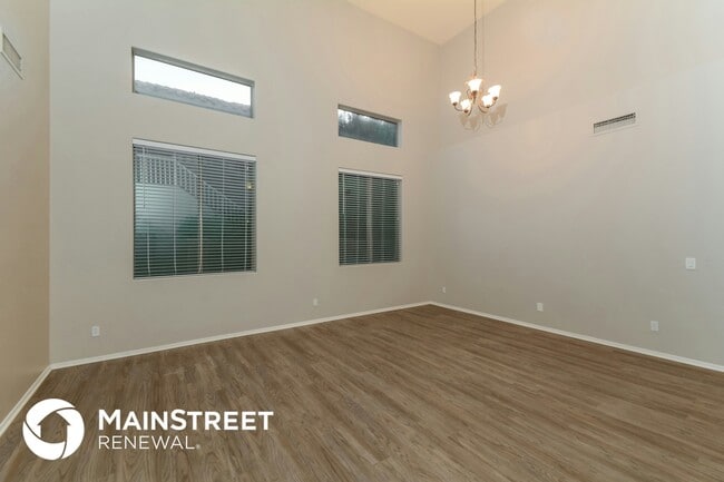 Foto del edificio - 17039 W Ipswitch Way