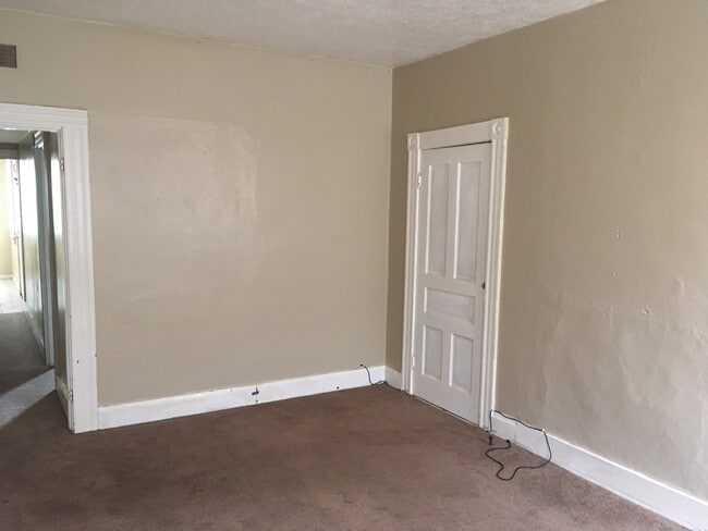 Building Photo - 207 Boggs Ave