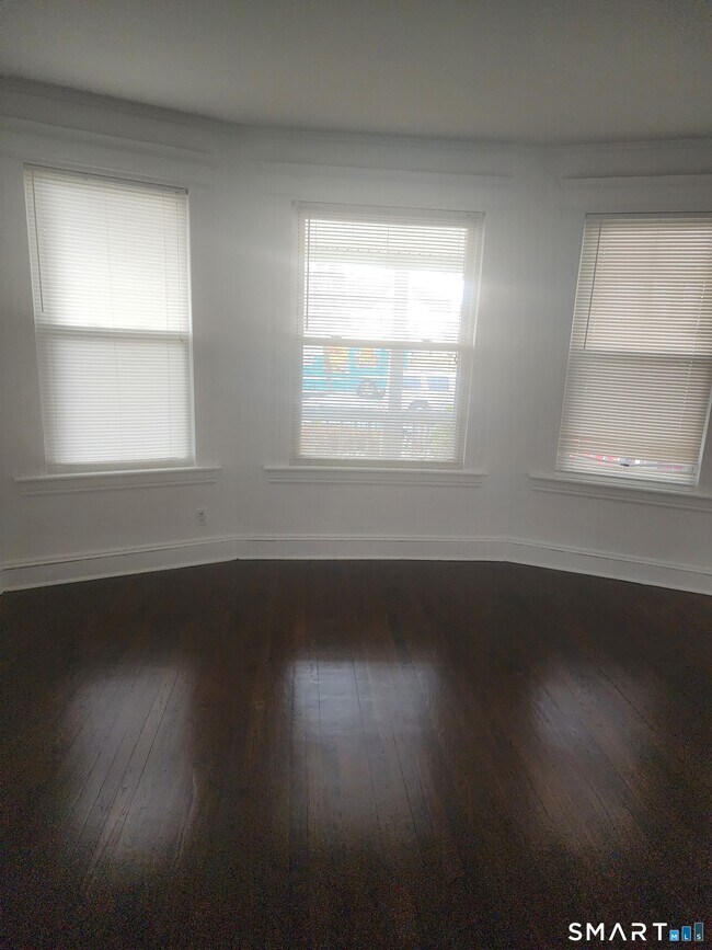 Foto del edificio - 2744 Main St