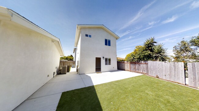 Foto del edificio - PRIVATE YARD!! 4BD/2BR, Corner of Tipton and 63rd