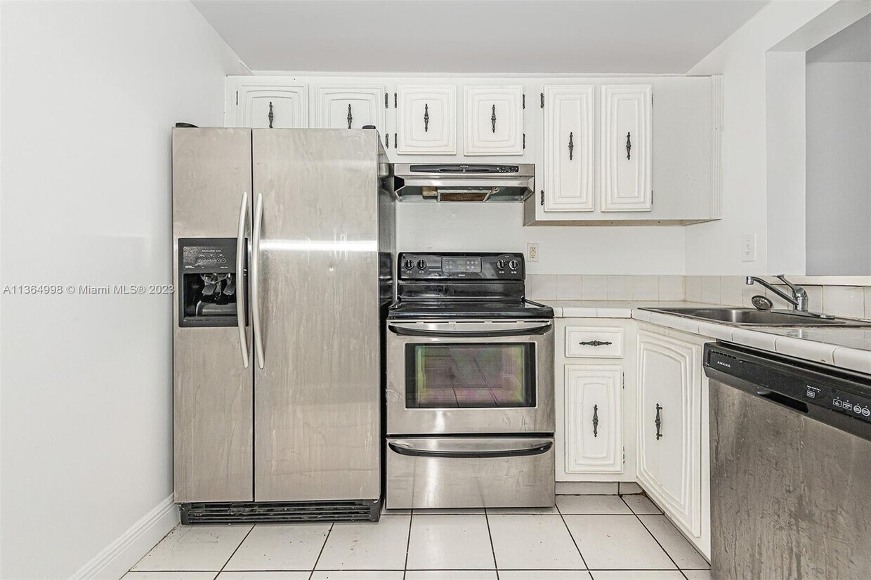 496 NW 165th St Unit D614, Miami, FL 33169 Condo for Rent in Miami