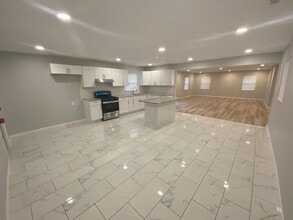 Building Photo - 58 Elderberry Ln