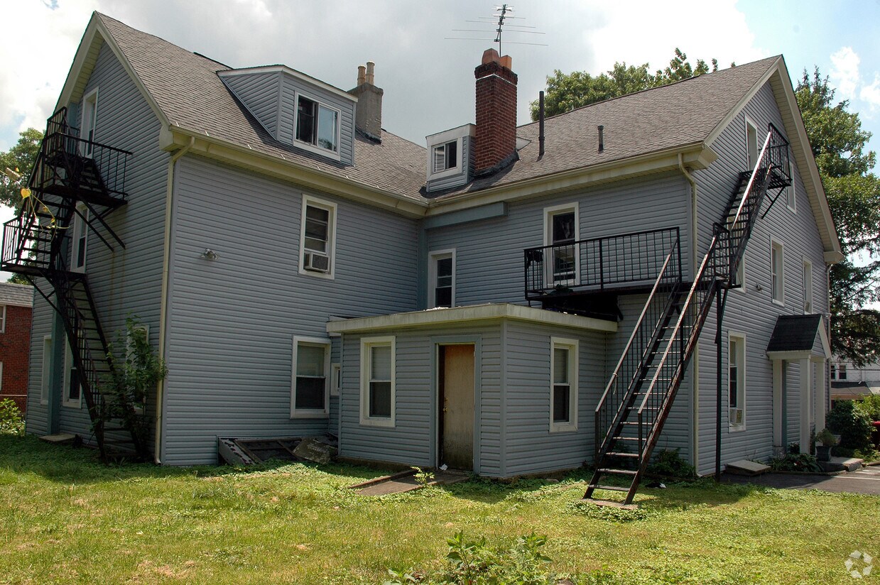 121 Bartlett Ave, Sharon Hill, PA 19079 Apartments in Sharon Hill, PA