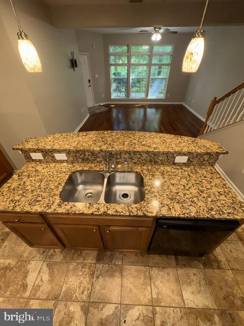Foto del edificio - 7506 Stoney Run Dr