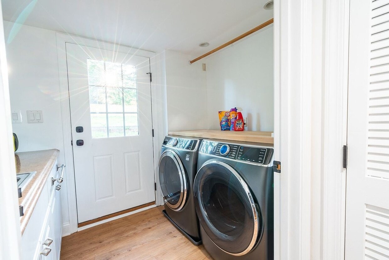 Foto principal - 3646 Macalpine Rd