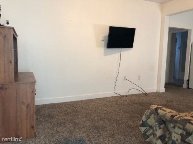 Building Photo - 1 br, 1 bath Apartment - 319 Wyoming D Unit D