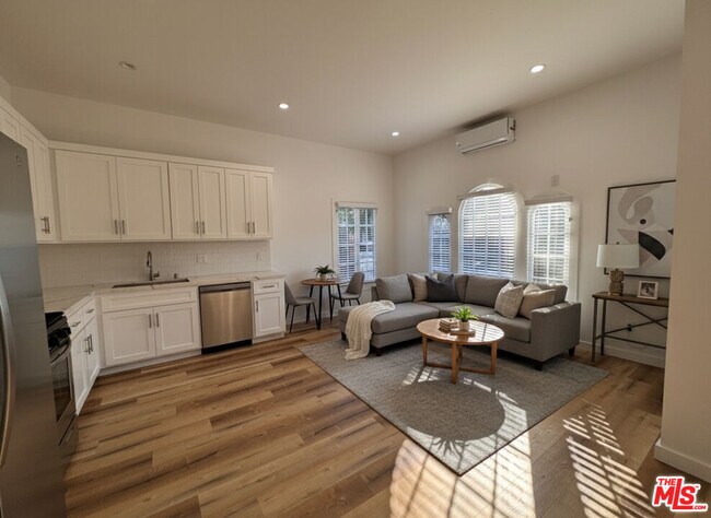 Foto del edificio - 1289 W 22nd St