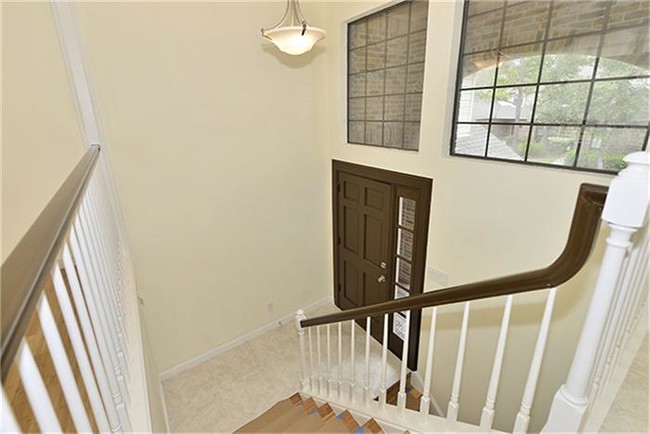 Building Photo - 14 Fairway Oaks Pl