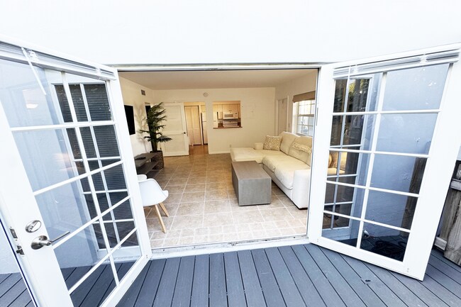 Foto del edificio - 234 Oleander Ave