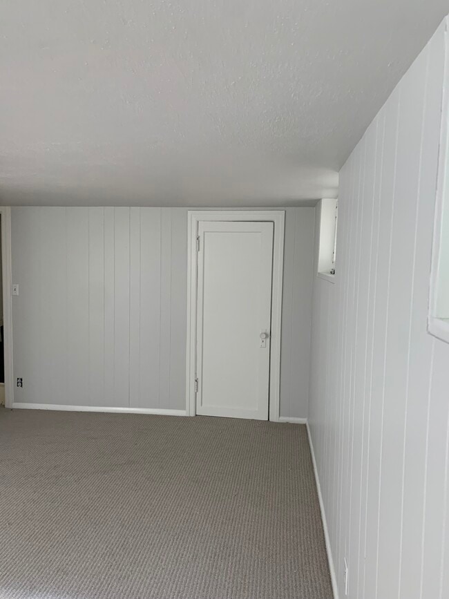 Room #1 - 1797 E Michigan Ave