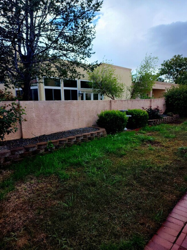 Foto del edificio - academy west 3 bedooms 2,5 baths