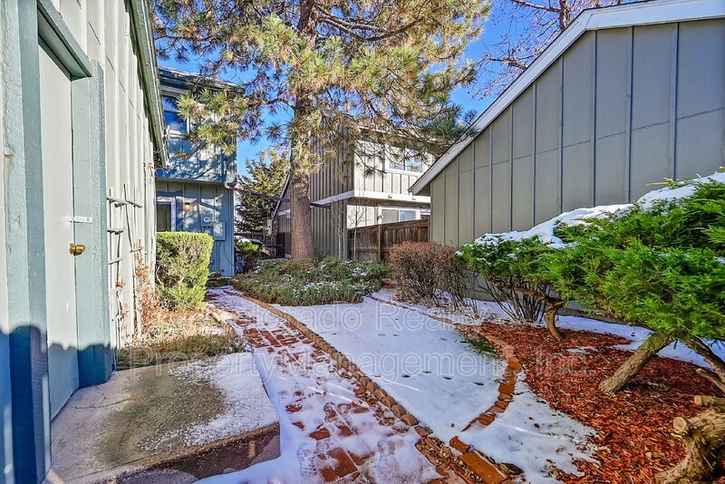 Primary Photo - 8736 Independence Way