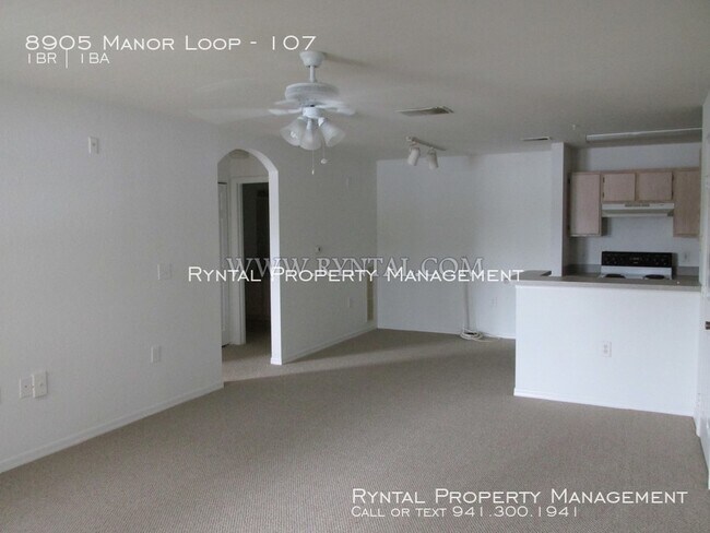 Foto del edificio - 8905 MANOR Loop