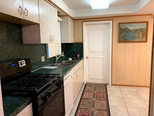 Foto del edificio - 24016 Glenhill Dr