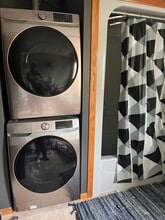 Building Photo - 220 W 7th Ave