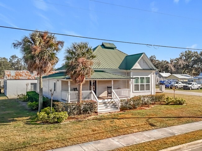 Foto del edificio - 389 S Central Ave