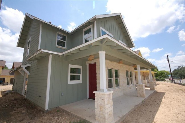 Building Photo - Spring Street Townhomes