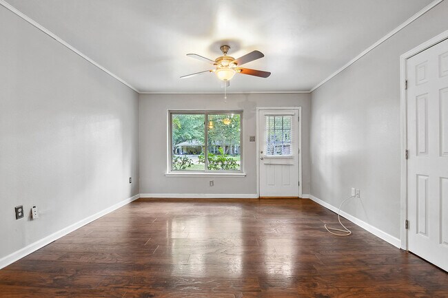 Building Photo - 16944 Kenton Ave