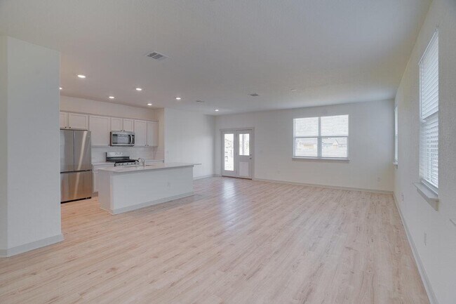 Building Photo - 14305 Mcarthur Dr
