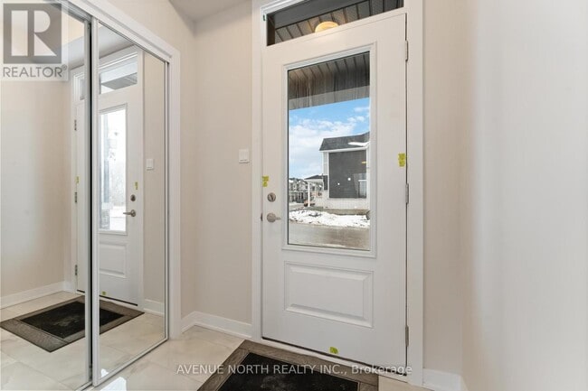 Building Photo - 364 Les Emmerson Dr