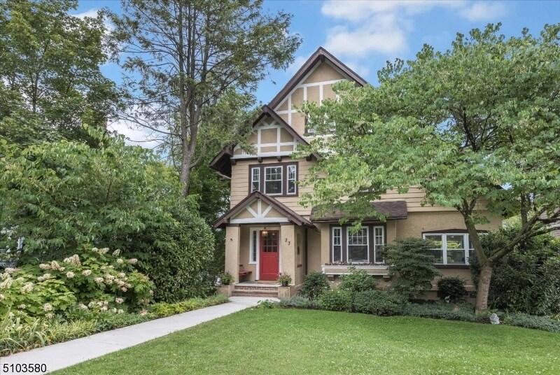 Primary Photo - 23 Forest Ave