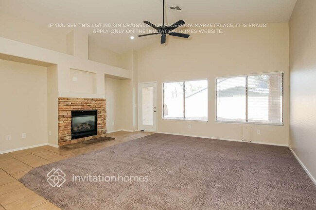 Building Photo - 12842 W Windrose Dr