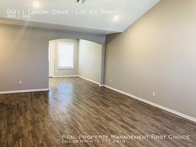 Building Photo - 3 BED 2.5 BATH IN CHAFFEE CROSSING