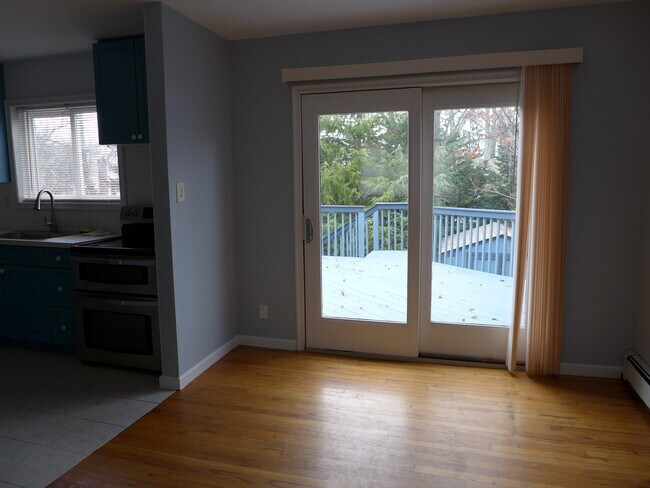 Building Photo - 787 Elmwood Rd