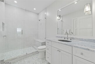 Building Photo - 360 Carlton Pl