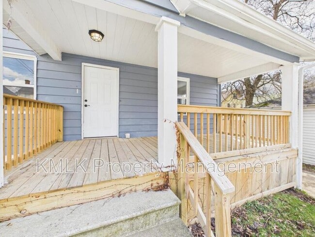 Foto del edificio - 575 Fernwood Dr