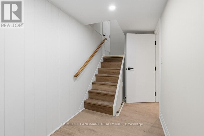 Building Photo - 135 Waterloo Ave