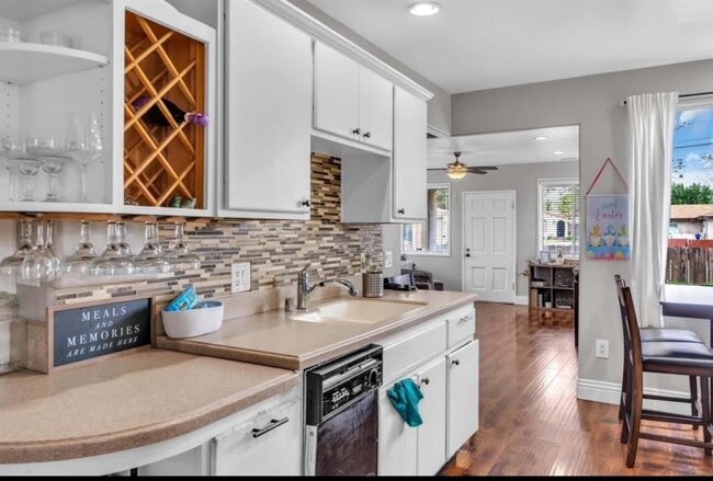 Kitchen - 529 S Sunshine Ave