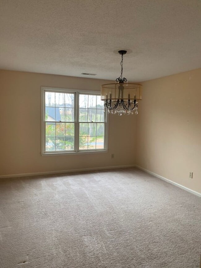 Building Photo - Single Family Home