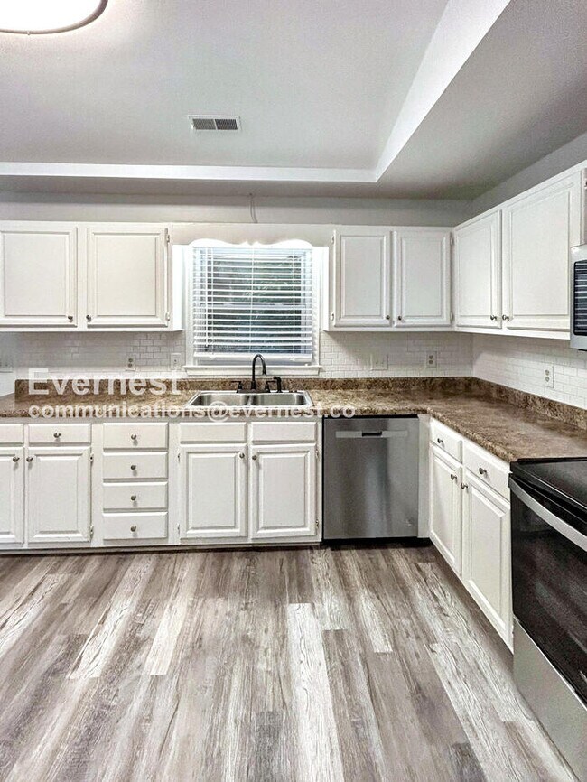 Building Photo - 5202 Harrod Ct