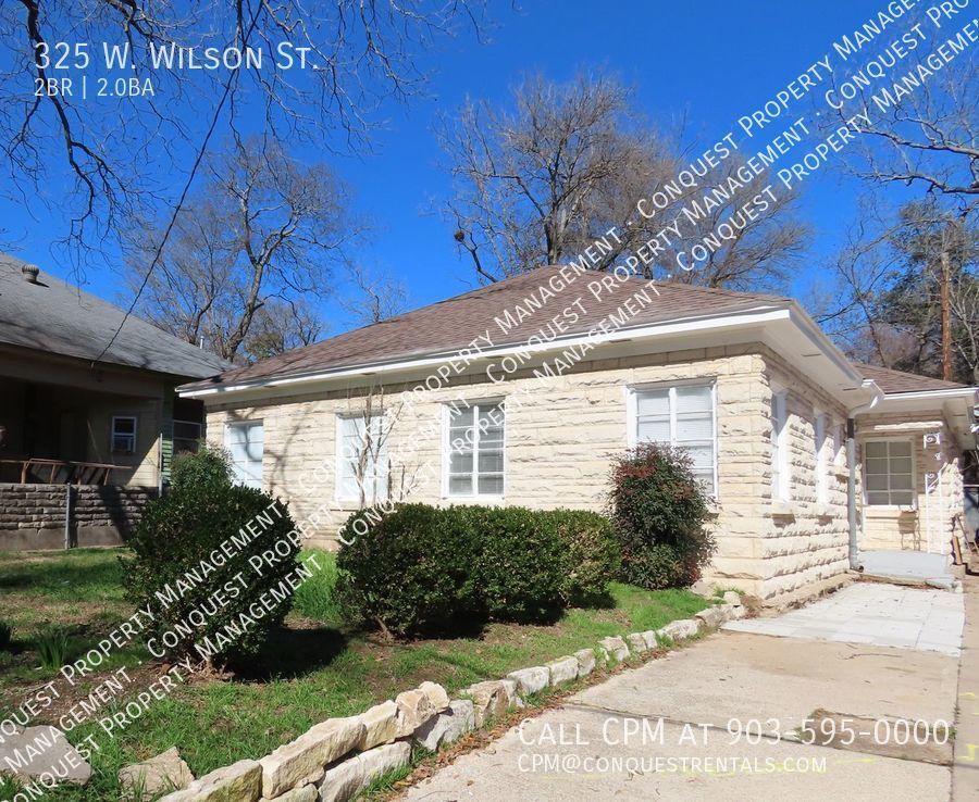 Primary Photo - Charming 2 Bedroom, 2 Bath Duplex, Lawn Ca...