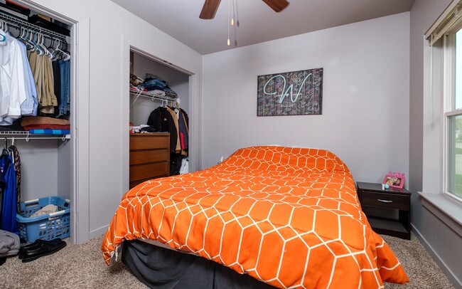 Foto del edificio - 174 NE 49th St