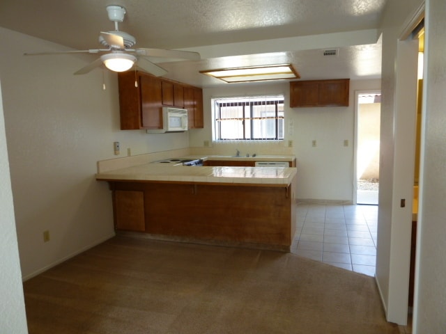 Foto del edificio - Great Two Story Condo in a Nice Area & Near Gym!