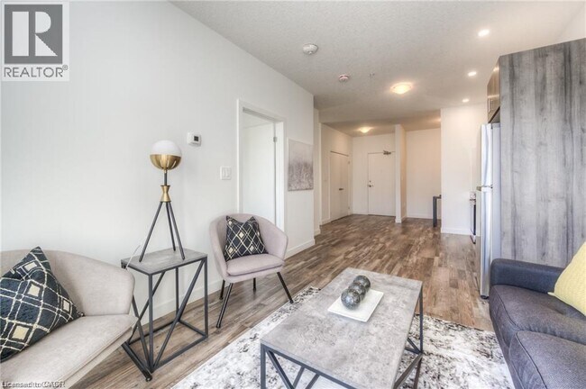 Photo du bâtiment - 1438 Highland Rd W