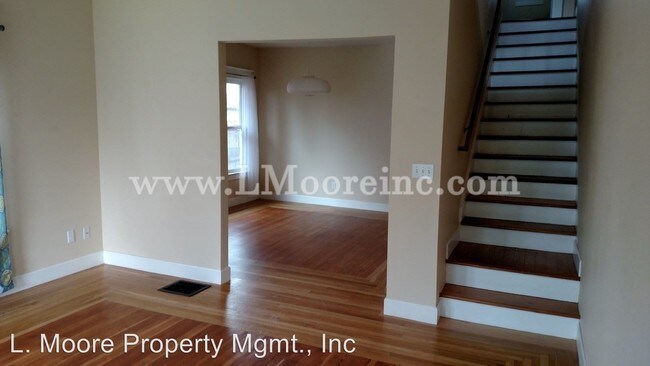 Building Photo - 1423 NE Prescott St